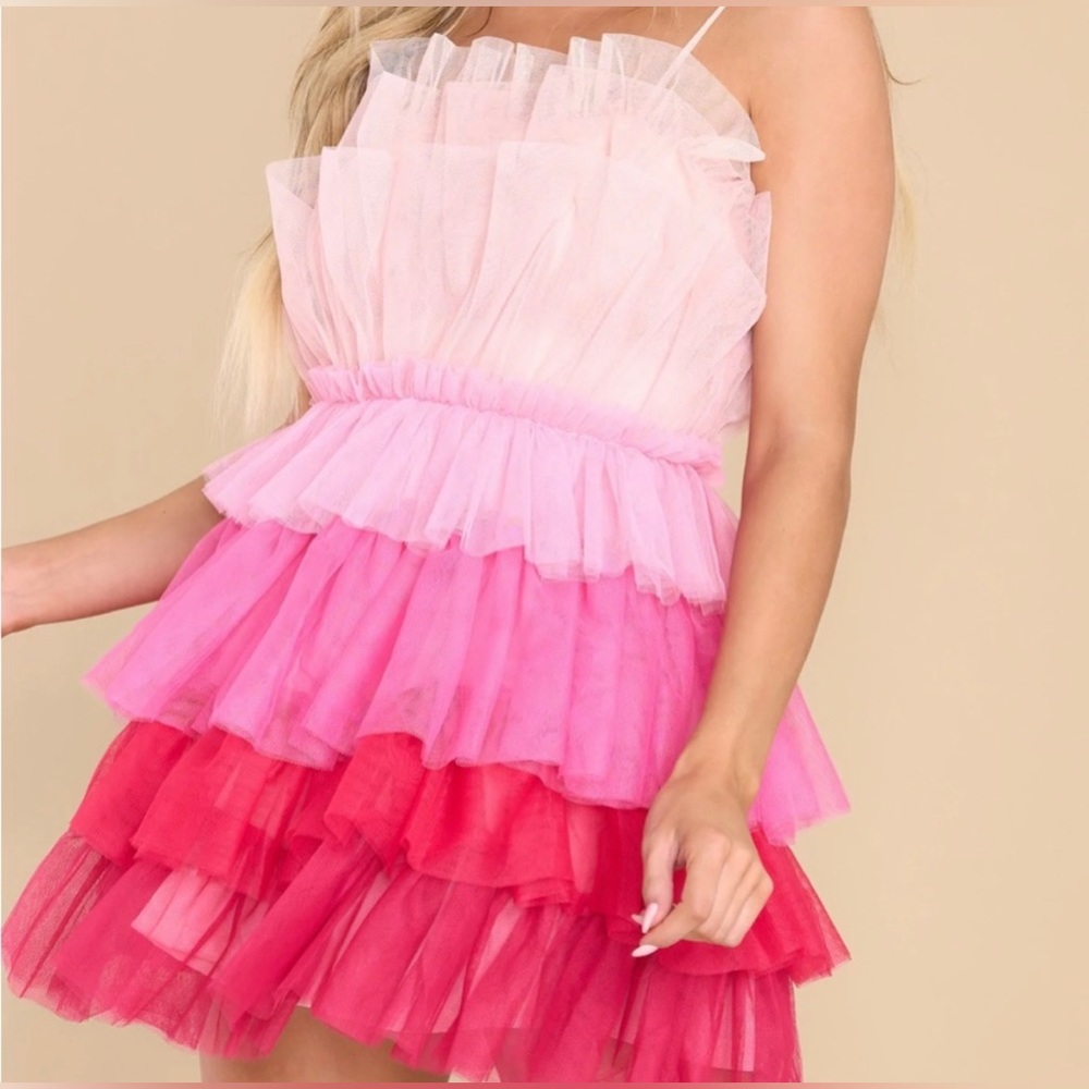 Adorable Barbielike Dress! - Picture 2 of 4